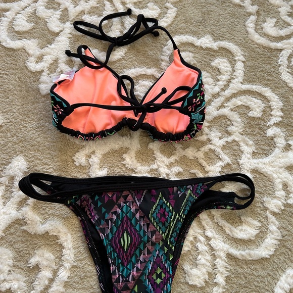 Swimsuit XS Xhilaration - Picture 2 of 2